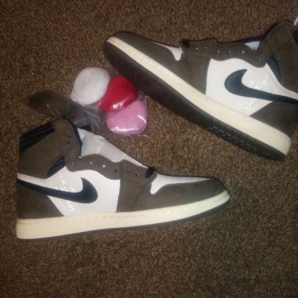 Travis scott jordan 1 ds Clearance